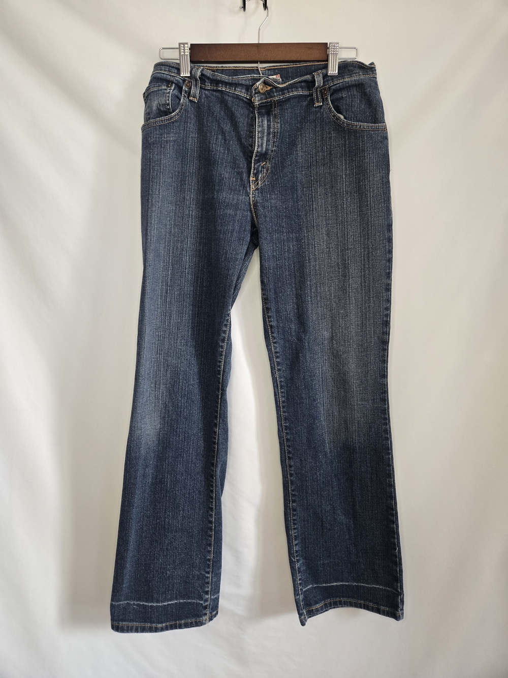 Levi's Women's Dark Blue Boot-Cut 550 Jeans Size 12
